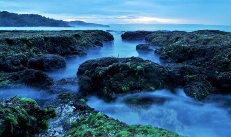 Pantai Legon Pari, Sawarna, Banten