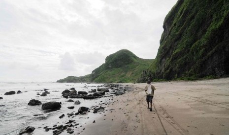 Pantai Pecaron, Kebumen, Jawa Tengah.