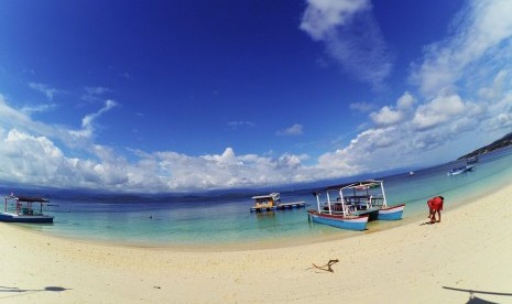 Pantai Tanjung Karang, Donggala, Sulawesi Tengah