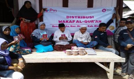 Panti Yatim Indonesia (PYI) bekerjasama dengan Dewan Pengurus Wilayah Forum Solidaritas Anak Bangsa NTB (DPW FORSAB NTB) melakukan kegiatan pembagian bantuan sembako dan Alquran. Kegiatan dilakukan di wilayah Desa Monta Kecamatan Monta, Kabupaten Bima NTB, Senin (9/5). 