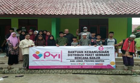 Panti Yatim Indonesia (PYI) menyalurkan bantuan logistik untuk korban banjir di Kampung Lewimuja, Kecamatan Cikeusik, Kabupaten Pandeglang, Provinsi Banten, belum lama ini. Banjir disebabkan oleh meluapnya kali Cilorah Gede dan Kali Cibodas Timur di daerah tersebut, akibat banjir tersebut mengakibatkan tiga korban, 2 selamat dan 1 ditemukan tewas.