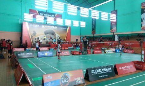 Para atlet muda Pekanbaru mengikuti Audisi Umum Beasiswa Djarum 2018 di GOR Angkasa, Sabtu (24/3). Pekanbaru jadi kota pertama dalam rangkaian pencarian bibit bakat PB Djarum pada tahun ini.