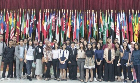 Para delegasi pelajar SMA/sederajat dan perguruan tinggi dari dalam dan luar negeri mengikuti ajang Padjadjaran Model United Nations (PadMUN) 2019 di Bandung, 7-10 April 2019.