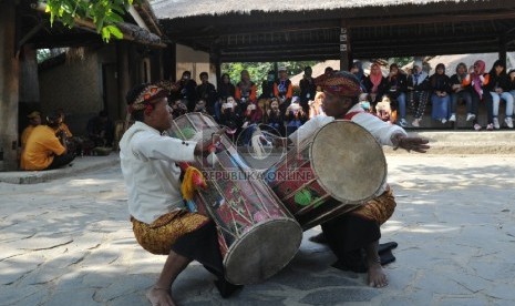 Tradisi tari gendang beleq di Lombok