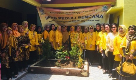 Para Istri Legislator Golkar Gelar Baksos di Madrasah Terdampak Tsunami Banten