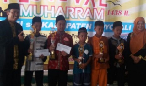 Para juara lomba Gebyar Muharrom MTs Modern Bani Adam Boyolali 1438 H.