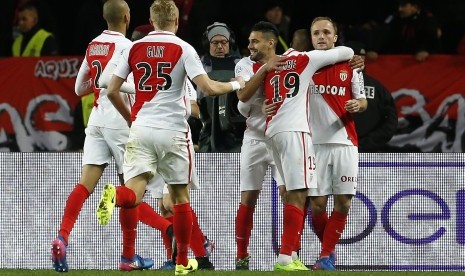 Para pemain AS Monaco saat merayakan gol ke gawang OGC Nice pada laga Ligue 1, 4 Februari 2017.