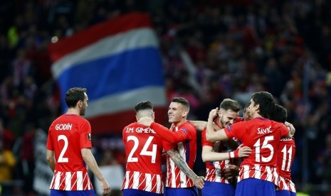 Para pemain Atletico Madrid meluapkan kegembiraan setelah lolos ke final Liga Europa.