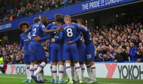 Para pemain Chelsea saat melakukan selebrasi. Para pemain Chelsea sedang bernegosiasi dengan klub, terkait dengan kemungkinan pemotongan gaji sebesar 10 persen dampak dari pandemi corona. 