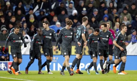 Para pemain Chelsea merayakan gol pada babak perempat final Piala FA, Senin (19/3) dini hari WIB.