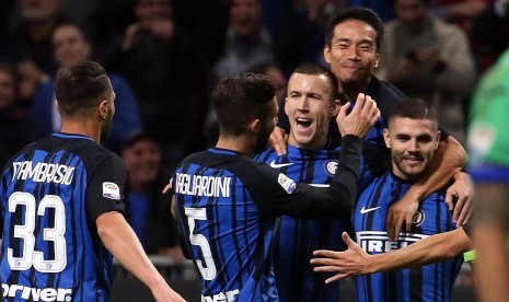 Para pemain Inter Milan melakukan selebrasi.