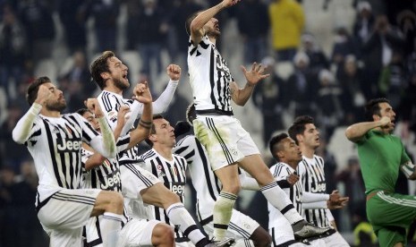 Para pemain Juventus melakukan selebrasi usai laga melawan Fiiorentina. Dalam laga tersebut, Juventus menang 3-1