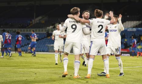  Para pemain Leeds United merayakan gol dalam sebuah pertandingan awal bulan ini.