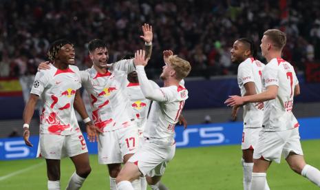 Para pemain RB Leipzig merayakan gol ke gawang Real Madrid di Liga Champions, Rabu (26/10/2022) dini hari WIB.