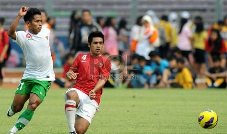  Para pemain tim nasional Indonesia melalukan latihan simulasi pertandingan di Stadion Gelora Bung Karno, Jakarta, Sabtu (10/11).   (Prayogi)