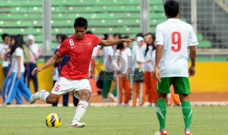  Para pemain tim nasional Indonesia melalukan latihan simulasi pertandingan di Stadion Gelora Bung Karno, Jakarta, Sabtu (10/11).   (Prayogi)