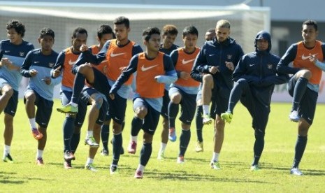 Para pemain Timnas U-23 Indonesia saat berlatih bersama.