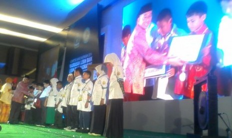 Para pemenang Kompetisi Sains Madrasah (KSM) Nasional 2014