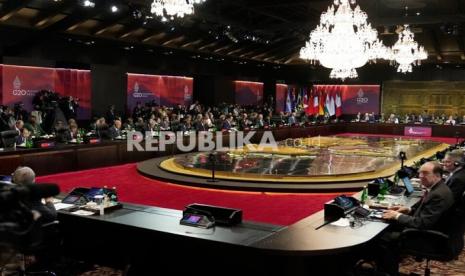 Para pemimpin negara dunia menghadiri Konferensi Tingkat Tinggi (KTT) G20 di Bali, 16 November 2022. Dalam pertemuan tersebut G20 mengesahkan deklarasi para pemimpin atau Leaders’ Declaration.