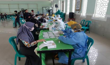 Para pengasuh Pesantren Riyadlul Ulum Wadda