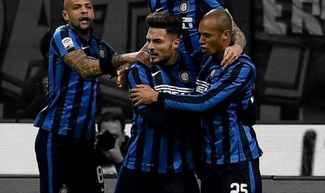 Para penggawa Inter Milan merayakan kemenangan 3-1 atas Sampdoria pada pekan ke-25 Serie A, Ahad (21/2) dini hari.