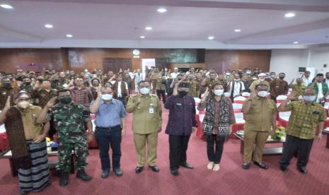 Para peserta pembekalan penguatan ideologi Pancasila yang diselenggarakan BPIP untuk penyelenggara negara di Ende, Senin (30/5/2022).