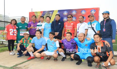 Para peserta pertandingan turnamen mini soccer LJR Logistics di Bekasi International Soccer Field, akhir pekan lalu.