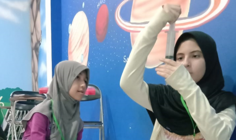 Para peserta Science In House Training (SIHT) yang digelar Klinik Pendidkan MIPA.