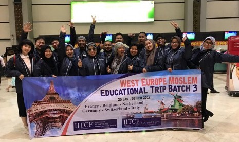 Para peserta West Europe Moslem Educational Trip (WEMET) batch 3.