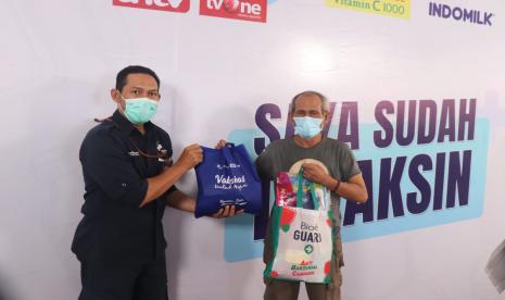 Para peserta yang sudah di vaksin akan mendapat paket sembako ketahanan pangan yang dibagikan oleh Bakrie Amanah dan para peserta juga berkesempatan memenangkan doorprize. 