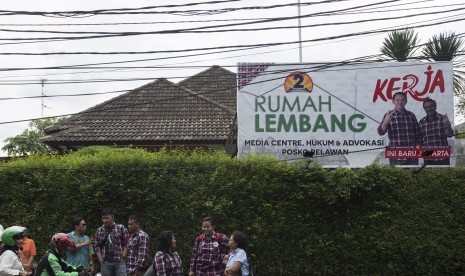 Relawan Ahok-Djarot berkumpul di depan Rumah Lembang, Jakarta. (ilustrasi) 