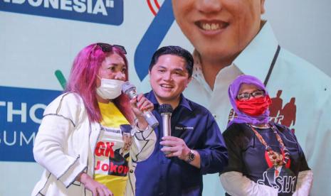 Kelompok relawan pendukung Erick Thohir di Pilpres 2024 yang tergabung dalam Sobat Erick terus menggalang dukungan masyarakat. Di Kabupaten Kendal dan Batang, Provinsi Jawa Tengah, Sobat Erick menyosialisasikan pentingnya teknologi digital kepada para santri dan petani milenial. 