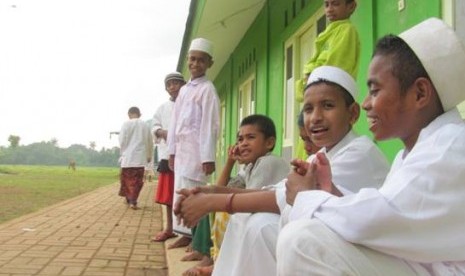 para santri asal Nuu Waar (Papua) yang tengah menimba ilmu di Pesantren Nuu Waar Bekasi, Jawa Barat