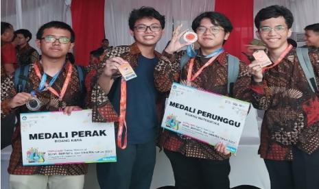 Para siswa Cahaya Rancamaya Islamic Boarding School yang mengikuti ajang Olimpiade Sains Nasional (OSN) 2023 beberapa waktu lalu.