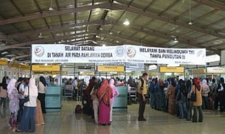 Para tenaga kerja Indonesia (TKI) di Bandara Soekarno-Hatta