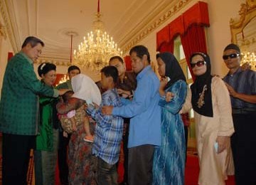 Para tuna netra mengucapkan idul fitri kepada SBY dan keluarga