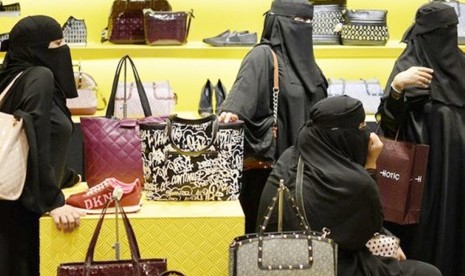 Para wanita Arab Saudi. Arab Saudi longkarkan sejumlah aturan safar untuk wanita 