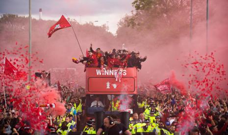 Parade juara Piala Liga Inggris dan Piala FA Liverpool.