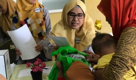 Parent Teacher Association (PTA) Syafana Islamic School bekerja sama dengan pihak sekolah dan Dompet Dhuafa menggelar bakti sosial. 