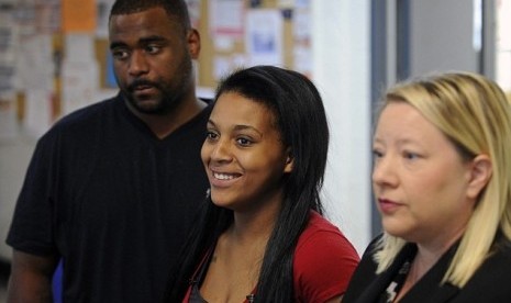  Parents Jawaan McCullough (left) and Jaleesa Martin (center) are the parents of baby Messiah. (File photo)