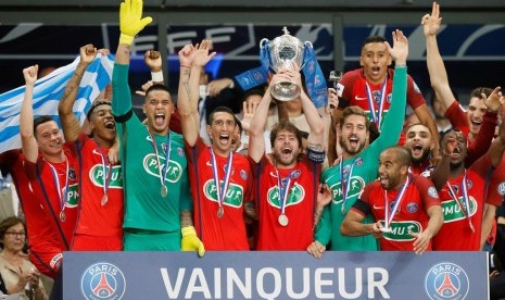 Paris Saint-Germain merayakan gelar juara Piala Prancis 2016/2017.