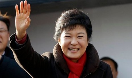 Park Geun-hye terpilih menjadi presiden wanita pertama Korsel dalam pemilu yang digelar Rabu (19/12)