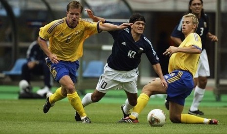 Partai Argentina melawan Swedia di Piala Dunia 2002 yang berakhir imbang 1-1.