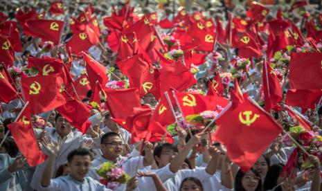 Pengamat menilai isu kebangkitan PKI sengaja dipelihara elite politik. Ilustrasi bendera Partai Komunis.