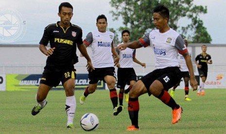 Partai Persiba Balikpapan melawan Putra Samarinda.