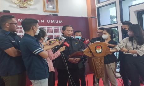 Wakil Ketua Umum Partai Ummat Nazaruddin di Kantor Komisi Pemilihan Umum (KPU), Jakarta, Rabu (14/12). 