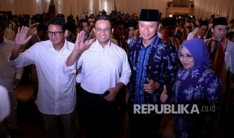 Pasalon Gubernur dan Wagub DKI Jakarta Agus H Yudhoyono- Sylviana Murni dan Pasalon Anies Baswedan-Sandiaga Uno 