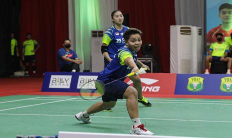 Pasangan Apriyani Rahayu/Febby Valencia Dwijayanti Gani dari tim Garuda dalam simulasi Piala Sudirman.