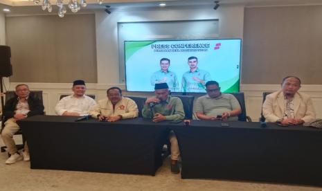 Pasangan Bakal Calon Bupati dan Wakil Bupati Bandung periode 2024-2029, Dadang Supriatna-Ali Syakieb rencananya akan mendaftar ke Komisi Pemilihan Umum (KPU) Kabupaten Bandung pada Kamis (29/8/2024) sore.