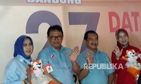 Pasangan calon wali kota-wali kota Bandung, Yossi Irianto-Aries Supriatna